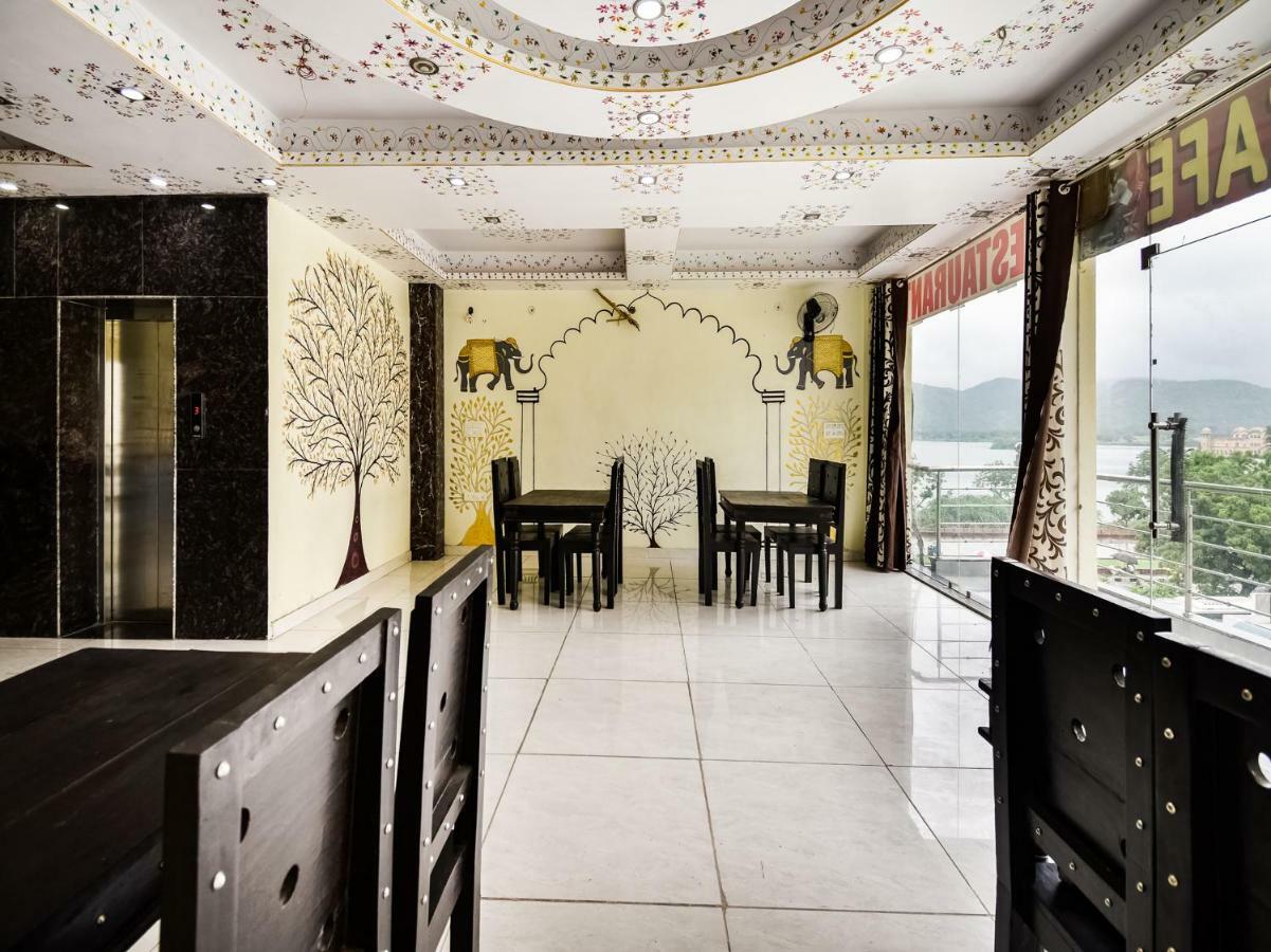 Oyo 48665 Kesar Palace Amer Exterior photo