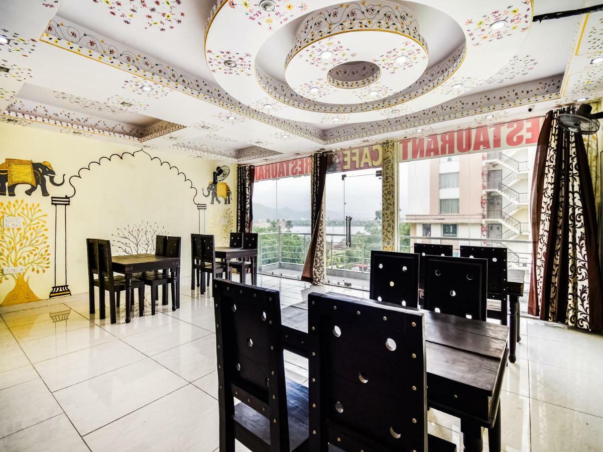 Oyo 48665 Kesar Palace Amer Exterior photo