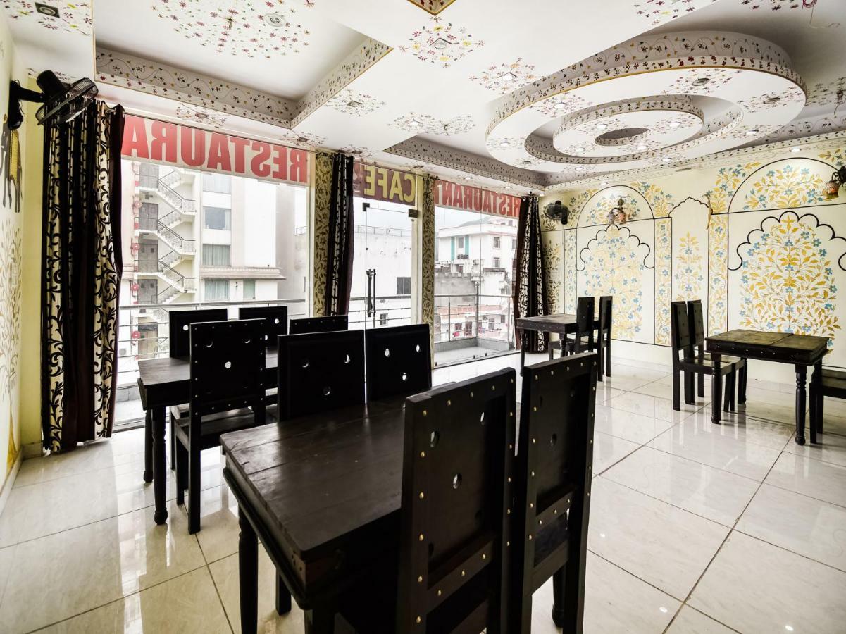 Oyo 48665 Kesar Palace Amer Exterior photo